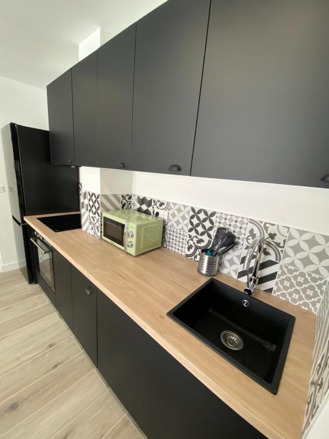 Ajaccio Magnifique T2 37M2 Centre Ville Vue Mer Au Bord De La Plage Neuf 4 Couchages Balcon Parking Prive Ferme Clim Wifi Экстерьер фото