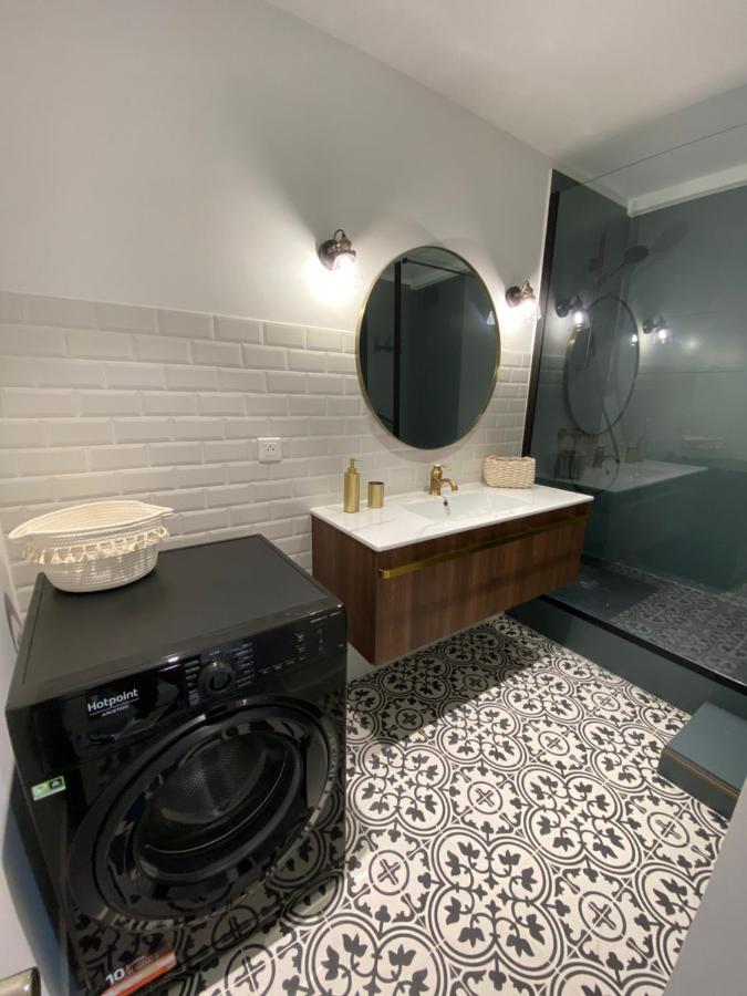 Ajaccio Magnifique T2 37M2 Centre Ville Vue Mer Au Bord De La Plage Neuf 4 Couchages Balcon Parking Prive Ferme Clim Wifi Экстерьер фото