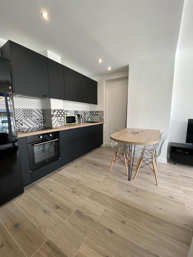 Ajaccio Magnifique T2 37M2 Centre Ville Vue Mer Au Bord De La Plage Neuf 4 Couchages Balcon Parking Prive Ferme Clim Wifi Экстерьер фото