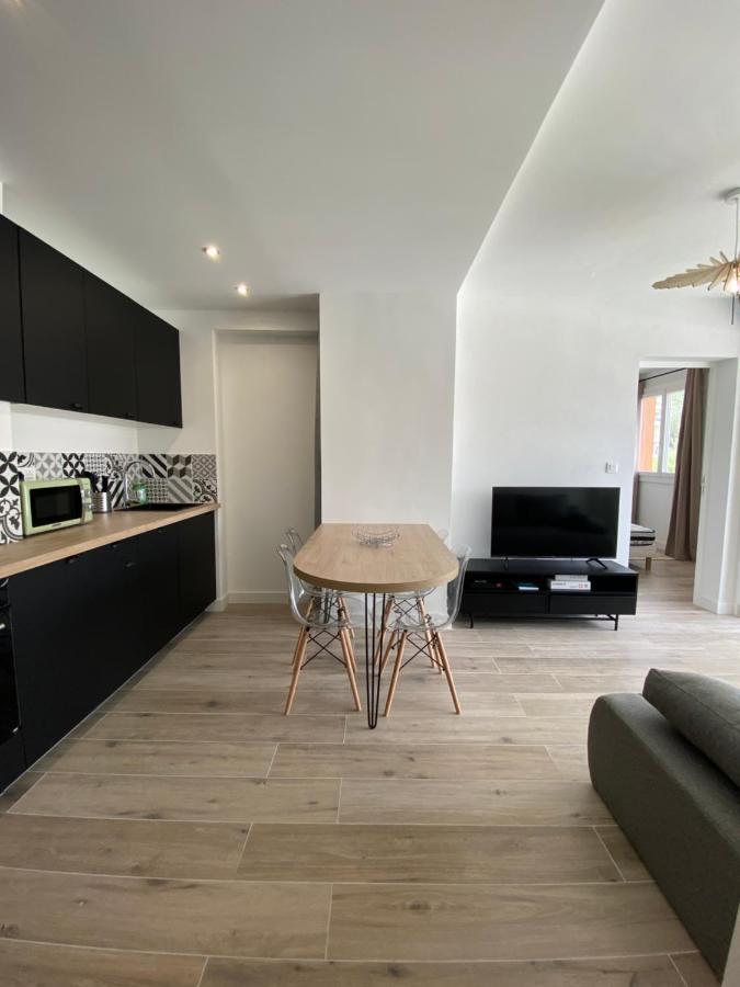 Ajaccio Magnifique T2 37M2 Centre Ville Vue Mer Au Bord De La Plage Neuf 4 Couchages Balcon Parking Prive Ferme Clim Wifi Экстерьер фото