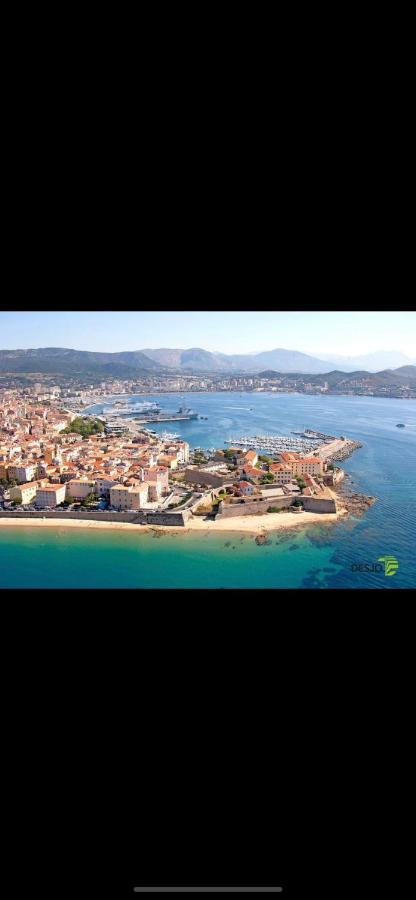Ajaccio Magnifique T2 37M2 Centre Ville Vue Mer Au Bord De La Plage Neuf 4 Couchages Balcon Parking Prive Ferme Clim Wifi Экстерьер фото