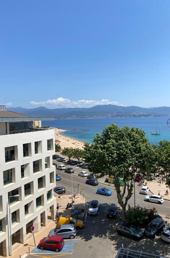 Ajaccio Magnifique T2 37M2 Centre Ville Vue Mer Au Bord De La Plage Neuf 4 Couchages Balcon Parking Prive Ferme Clim Wifi Экстерьер фото